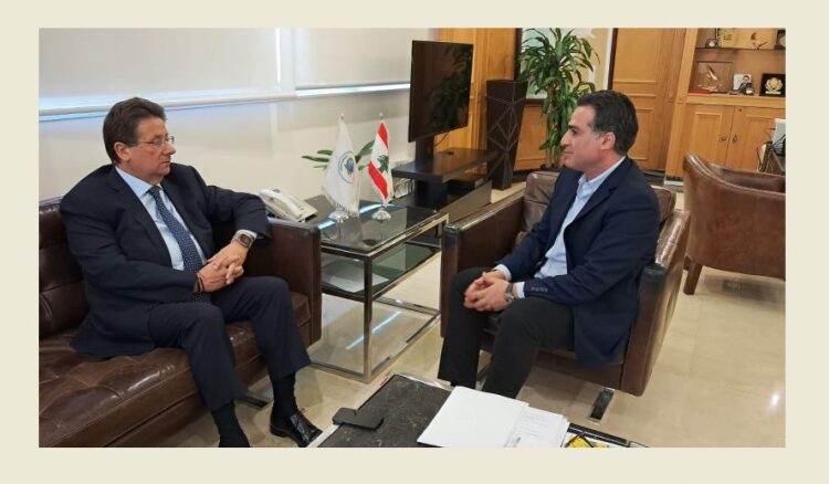 وزير الأشغال عرض مع رئيس لجنة المال صيانة طرق متنية