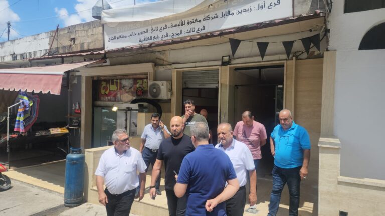 رئيس جمعية تجار محافظة النبطية جال على رأس وفد من الهيئة على الموسسات الاستهلاكية والخدماتية في منطقة النبطية