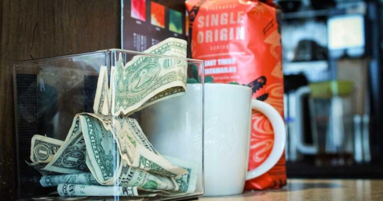 ميزانيات دول.. تعرف إلى “بقشيش” الأمريكيين سنوياً