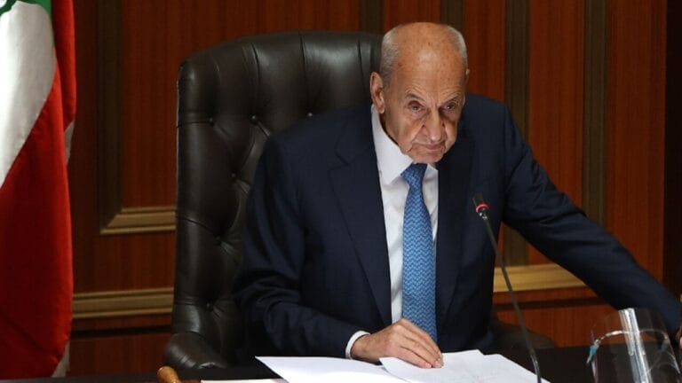 الرئيس بري تعليقاً على إمعان إسرائيل إستهدافها للمدنيين وقوات اليونيفل والجيش اللبناني : هو عدوان ومحاولة إغتيال واضحة وموصوفة للقرار الأممي 1701 ، نضعها برسم المجتمع الدولي الذي آن له أن يتحرك ويستيقظ لوضع حد لحرب الإبادة التي تشنها إسرائيل على لبنان وعلى كل ما هو متصل بقواعد الإخلاق والإنسانية والشرعية الدولية .