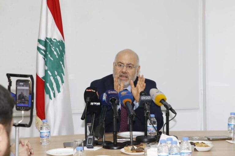 الأبيض جال على القطاع الاستشفائي في الضاحية وأكد على إعادة الإعمار وتنويه من المستشفيات بخطة الطوارئ: شكلت إنجازا ولولاها لكان الوضع أصعب بكثير