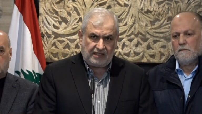 النائب محمد رعد بعد لقائه رئيس مجلس النواب نبيه بري : نحن اهل السلم والأمن والحوار في الوطن ، وأهل الإرادة والعزم والمقاومة ضد عدو الوطن ، وفي الاستحقاق الرئاسي تداولنا وجهات النظر وجرى التأكيد على وجوب مقاربتنا لهذا الإستحقاق بموقف متماسك ومتفاهم عليه أساساً بين حزب الله وحركة أمل