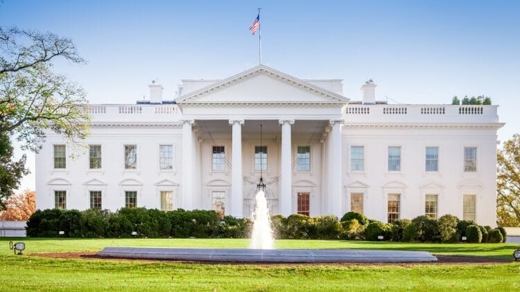 البيت الأبيض: ترامب يستضيف ماكرون الإثنين وستارمر الخميس