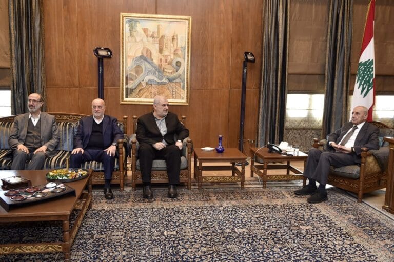 الرئيس بري استقبل الوزيرين السابقين عبد الله بو حبيب وعباس الحلبي وتسلم دعوة للمشاركة في مراسم تشييع الشهيدين السيدين حسن نصر الله وهاشم صفي الدين