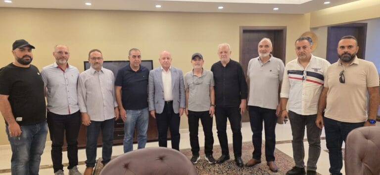 وفد من بلدية خربة سلم زار رئيس مجلس الجنوب وبحث معه موضوع إعمار المركز البلدي وتامين بعض التجهيزات