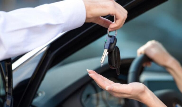 قطاع تأجير السيارات.. كثافة طلب وشركات بيروت فرغت