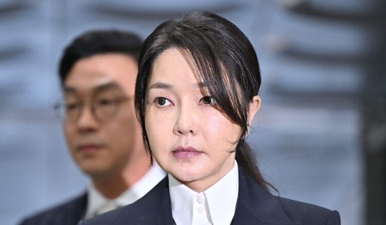 احتجاز السيدة الأولى السابقة لكوريا الجنوبية في زنزانة انفرادية بتهم الفساد