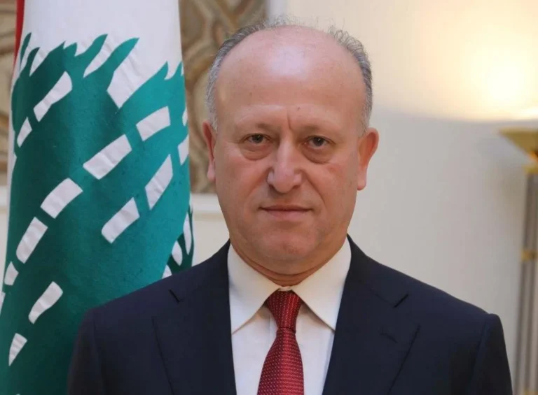 نواب وشخصيات تقدموا بشكوى جزائية ضد الشيخ نعيم قاسم
