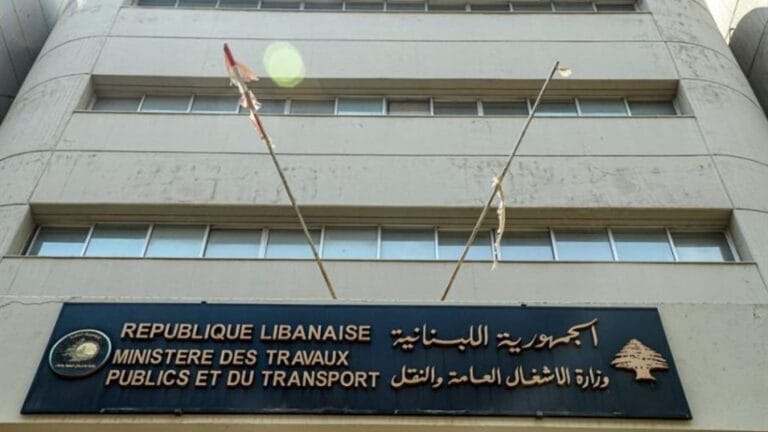 وزارة الأشغال تنجز إنارة أنفاق المطار بتمويل من MEA ضمن مشروع “لبنان على السكة”