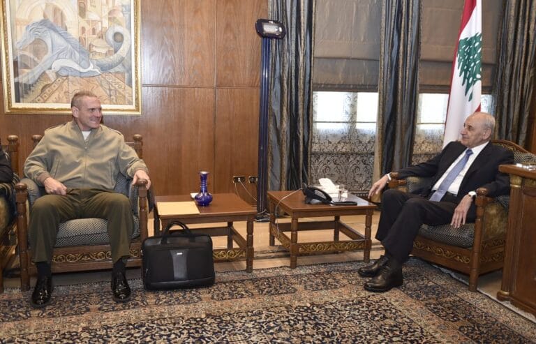 الرئيس بري تابع الاوضاع الميدانية خلال إستقباله رئيس لجنة مراقبة وقف اطلاق النار ال Mechanism الجنرال جوزيف كليرفيلد ، واستقبل الرئيس ميقاتي ، ورئيس الجامعة اللبنانية الاميركية الدكتور شوقي عبدالله مع وفد من الجامعة ، ودعا الى جلسة عامة لمجلس النواب قبل ظهر الثلاثاء المقبل