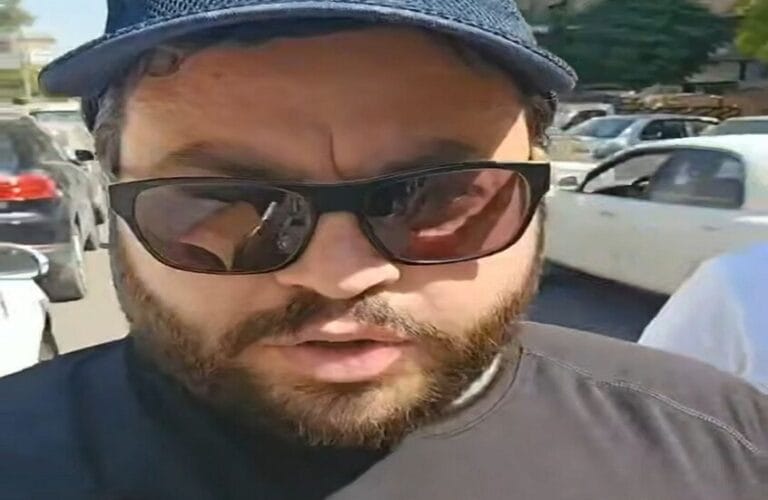 مدوّن إسرائيلي يتناول البوظة في قلب دمشق