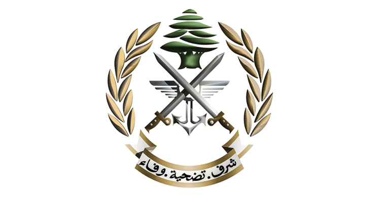 الجيش يواصل ملاحقة المطلوبين والمخلين بالأمن ويوقف 4 مواطنين لارتكابهم جرائم مختلفة، منها إطلاق النار على حاجز لأحد الأجهزة الأمنية