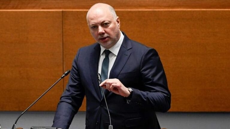 رئيس الوزراء البلغاري يعلن استقالة حكومته غداة تظاهرة حاشدة اتهمته بالفساد