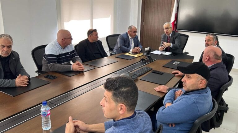 وزير الاقتصاد يناقش تحدّيات قطاع تربية الأبقار