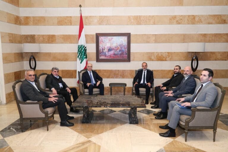 وزيرا الداخلية والبلديات والاشغال عقدا اجتماعا للبحث في أوضاع قطاع النقل العام