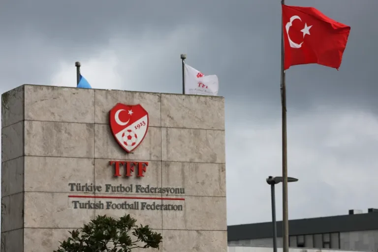 فضيحة في الدوري التركي.. ضبط شبكة مراهنات وتلاعب بالمباريات