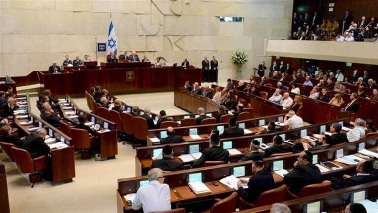 توقعات بطرح قانون حل الكنيست الأسبوع المقبل في ظل الازمة بين نتانياهو والأحزاب الحريدية