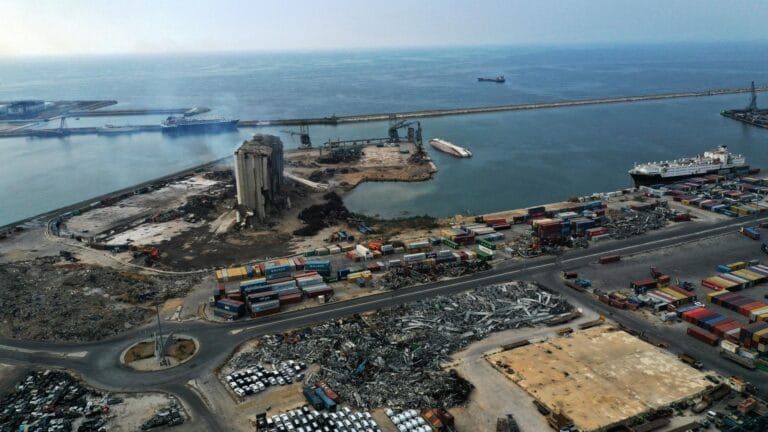 مرفأ بيروت يعلن جهوزيته الكاملة لمواكبة استئناف الصادرات إلى السعودية