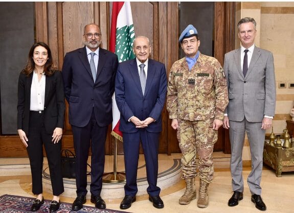الرئيس بري أمام زواره: لبقاء قوات اليونيفيل ومساندة الجيش اللبناني في مهمته الوطنية بالانتشار إلى الحدود الدولية فور إنهاء الحرب على لبنان وانسحاب قوات الاحتلال