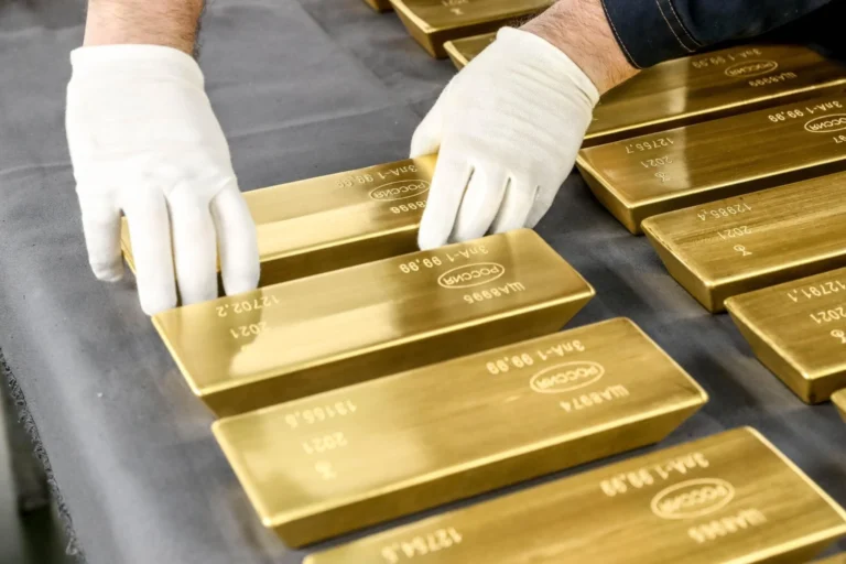 تراجع الذهب مع استمرار التصعيد العسكري في هرمز وارتفاع أسعار النفط
