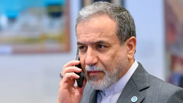عراقتشي يجري اتصالات مع عُمان وتركيا وباكستان.. ويحذر من أيّ مغامرة عسكرية أميركية