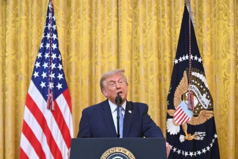 ترامب يطالب بإضافة كلفة أضرار دخان حرائق كندا إلى الرسوم الجمركية المفروضة عليها