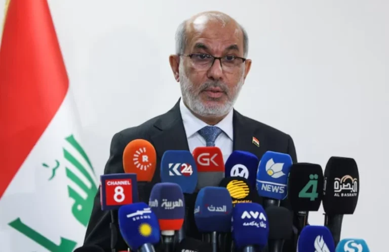 وزير النفط العراقي: نناقش مع إيران ترتيبات لتصدير النفط والآلية لم تُفعَل بعد
