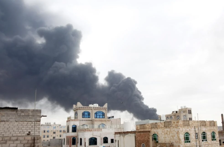 اليمن: استشهاد 7 مواطنين وجرح طفلة بغارات سعودية على مديرية الشمايتين في تعز